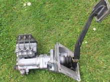 Can you adjust the Linkage where the Rubber Boot is, by undoing the 'U' Clip and winding out a Threaded Rod?