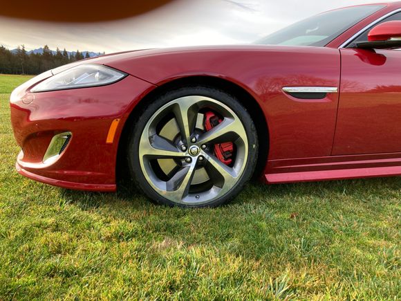 For those who say only Jaguar wheels look right on this generation, I agree.
