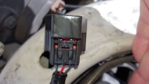 This is the electrical connector to the DCCV. How to I test this connection?