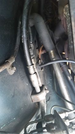 Underhood fuel line connections
