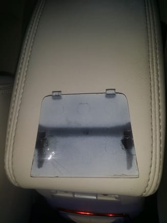 Plate, note the plastic repaired tab