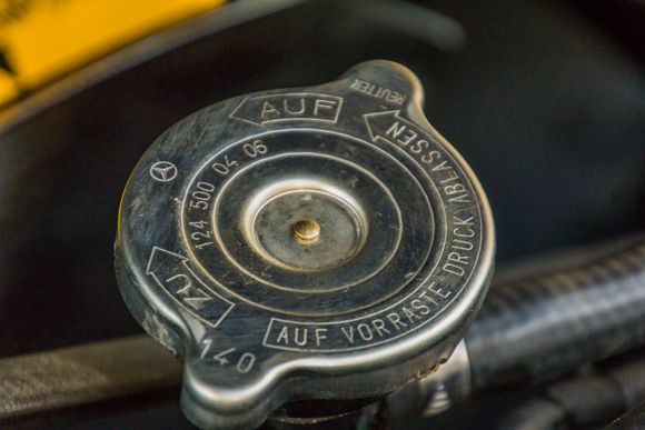 Mercedes-Benz pressure cap