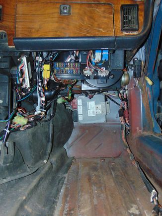 Squeezing in all the XJS electronics take lots of time. Lots of items here....  Engine ECU, fuse box, ABS relay, 2 buld failure units, warning chime box, wiper delay module, climate control unit and fan box can all be seen.  It's all setup to fit behind the standard XJ Lower dash  panel with no modifications.