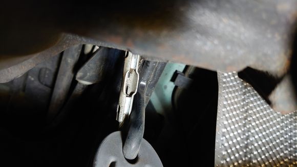 Retaining bracket other side.