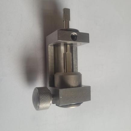 KLOM fixture