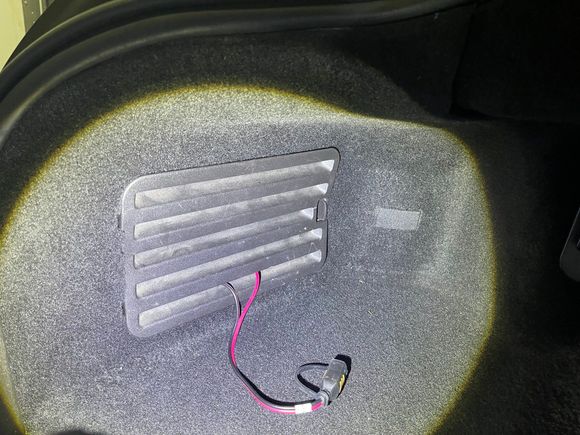 Look at how nicely it feeds through the vent and caps off when not in use. :)