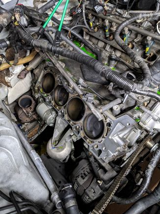Passenger cylinder head removed