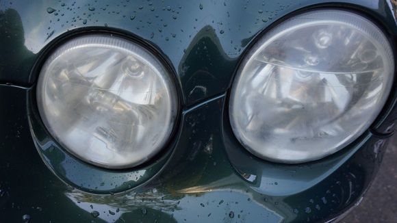 The S-Type came with a very obvious fault: Dull plastic headlights, but I already knew how to fix that: "Turtle Wax - Headlight lens restorer". It's not cheap, but it does wonders, if used correctly. My headlights were actually that far gone that I had to start with wet sandpaper, which was more corse than the sanding pads provided: I started with 2000 grid wet paper & then worked my way thru provided pads. To apply the lens clarifying compound I used a drill with a rotation cloth - carefully!!!