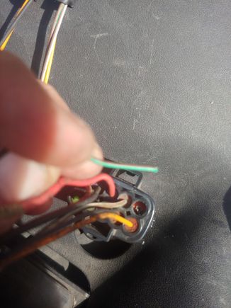 broken green/brown wire - runs to pin 1 at DCCV
