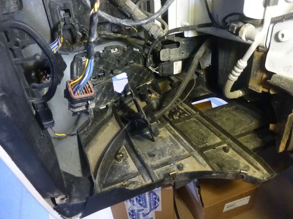 Harness connector was a bit sticky. Power cord was easy-just slide up. This a northern car feature