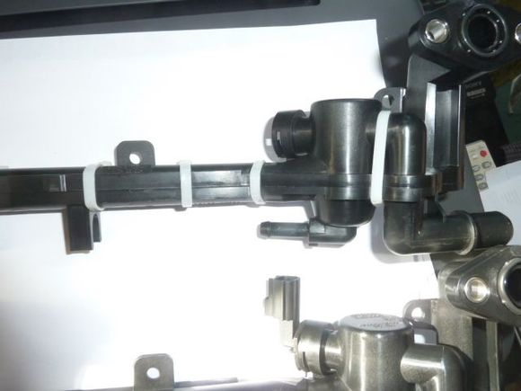 Close-up, the tie wraps are additional by me, and also fitted to the 3.0ltr SC AJ126S when I installed that one