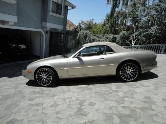 Side with new wheels and pin stripe