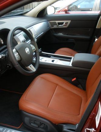 Spice/Charcoal Interior w/Rich Oak