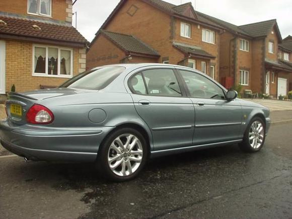 Jaguar X type 2.5 V6 Sport side