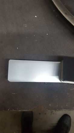 Fine Silvery color swatch.