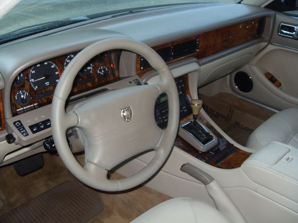 Recovered steering wheel, like new upholstery :-)