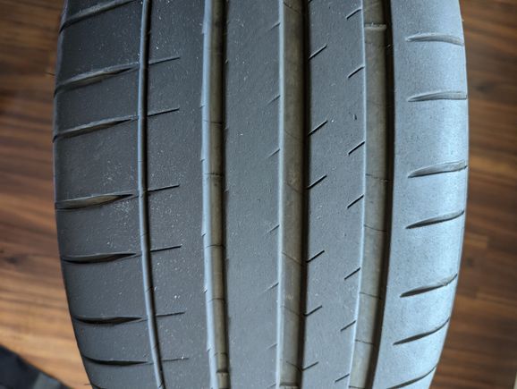 Wheel 1 (Front) -- tire