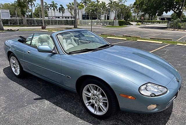 2002 Jaguar XK8 enjoying Arizona