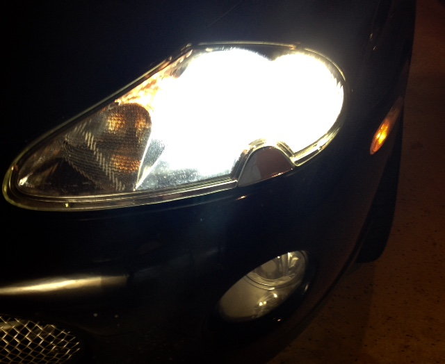 Jaguar 03-06 XK8 XKR D1S 8000K Light Blue OEM HID Headlight Light Bulb