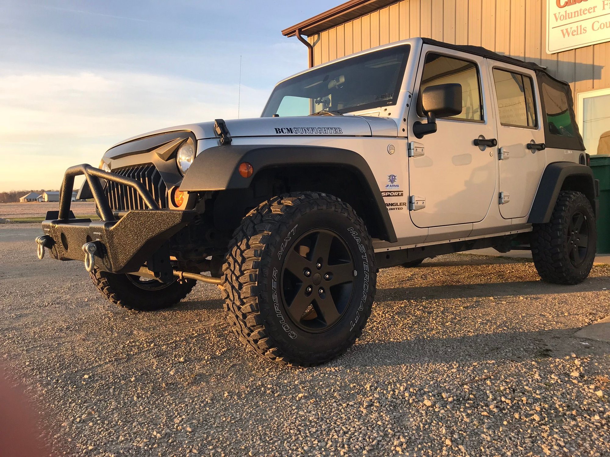 2011 Jeep Wrangler - WTT 2010 JKU Soft Top for Hard Top - Decatur, IN 46733, United States