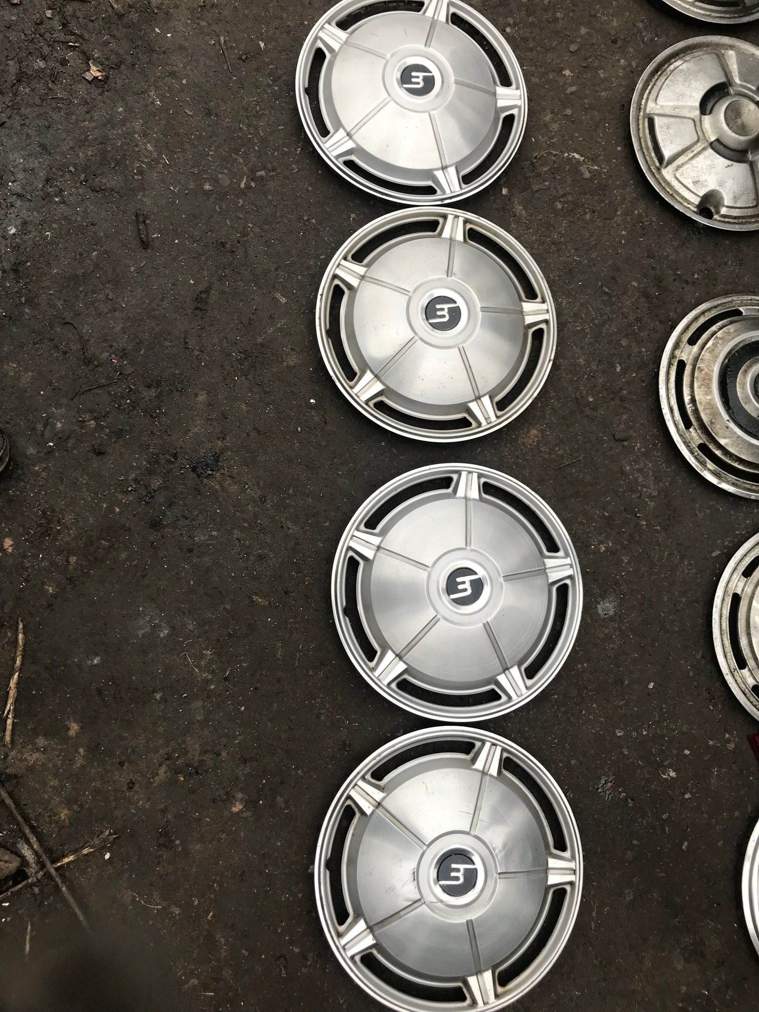 Wheels and Tires/Axles - 1970 mazda 1500 1800 luce x4 vintage hub caps wheel trims rare - Used - 1976 to 1979 Mazda B1800 - 1976 to 1979 Mazda 808 - 1976 to 1979 Mazda B1600 - Bradford BD10, United Kingdom