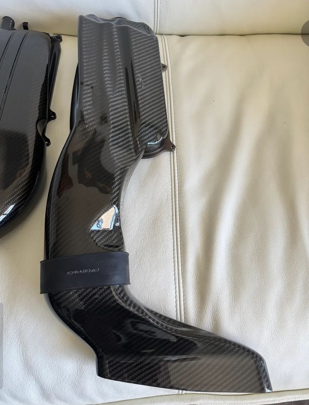 Engine - Intake/Fuel - Eventuri Carbon Fiber Intake Mercedes c63  AMG W205 M177 - Used - 2015 to 2021 Mercedes-Benz C63 AMG - Los Angeles, CA 90047, United States
