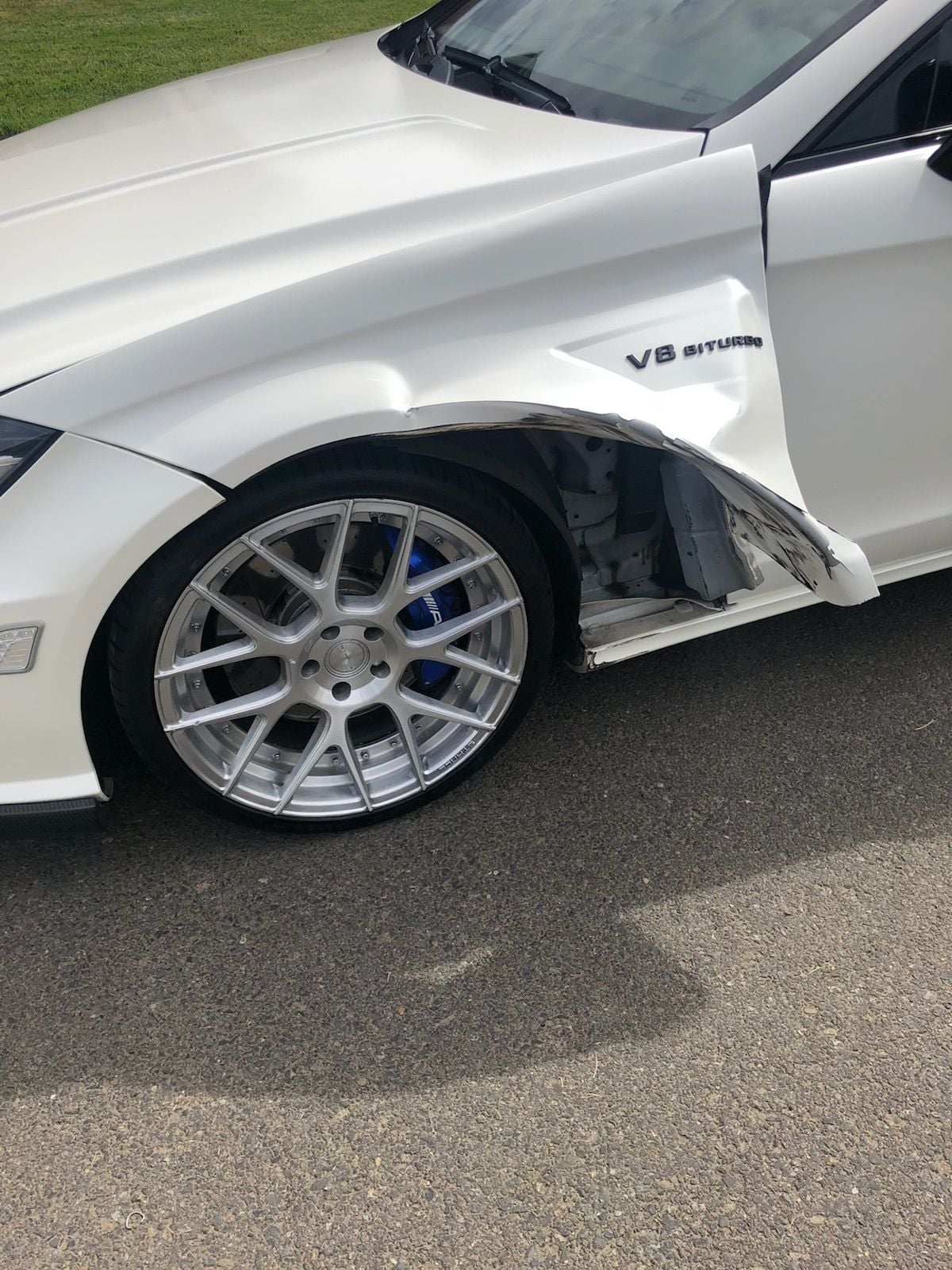 2012 Mercedes-Benz CLS63 AMG - 2012 mercedes cls63 damaged - Used - VIN wddlj7eb6ca040777 - 48,000 Miles - White - Vancouver, WA 98682, United States