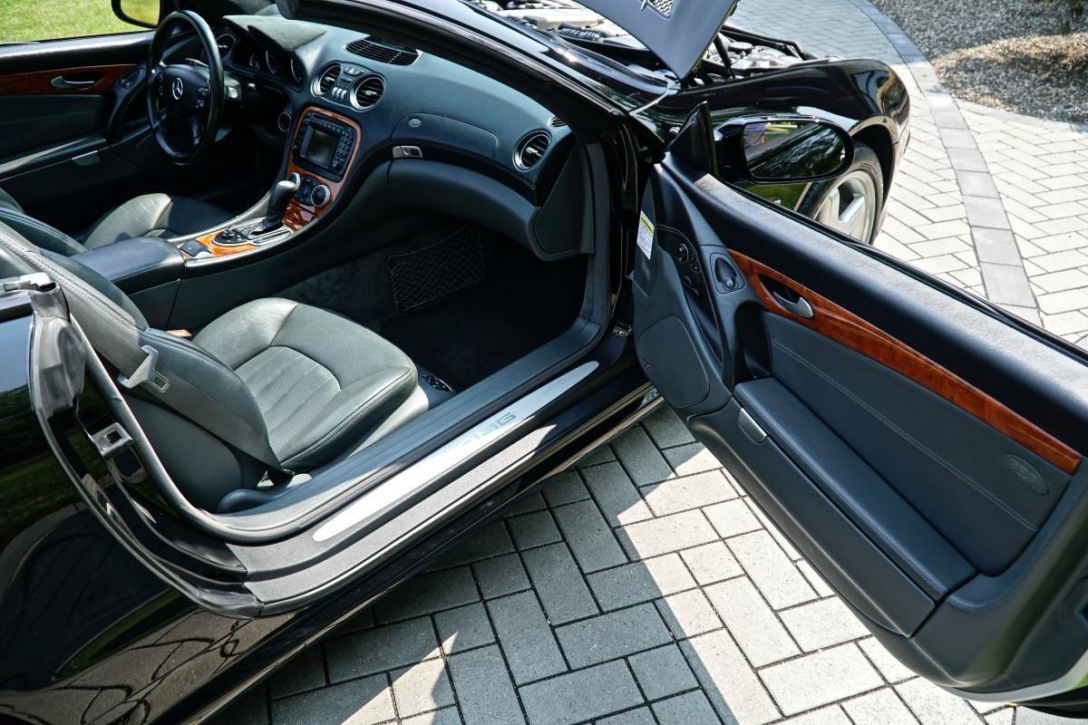 2004 Mercedes-Benz SL55 AMG - 2004 SL55 AMG - Used - VIN WDBSK74FX4F066373 - 72,500 Miles - 8 cyl - 2WD - Automatic - Convertible - Black - Glenview, IL 60026, United States