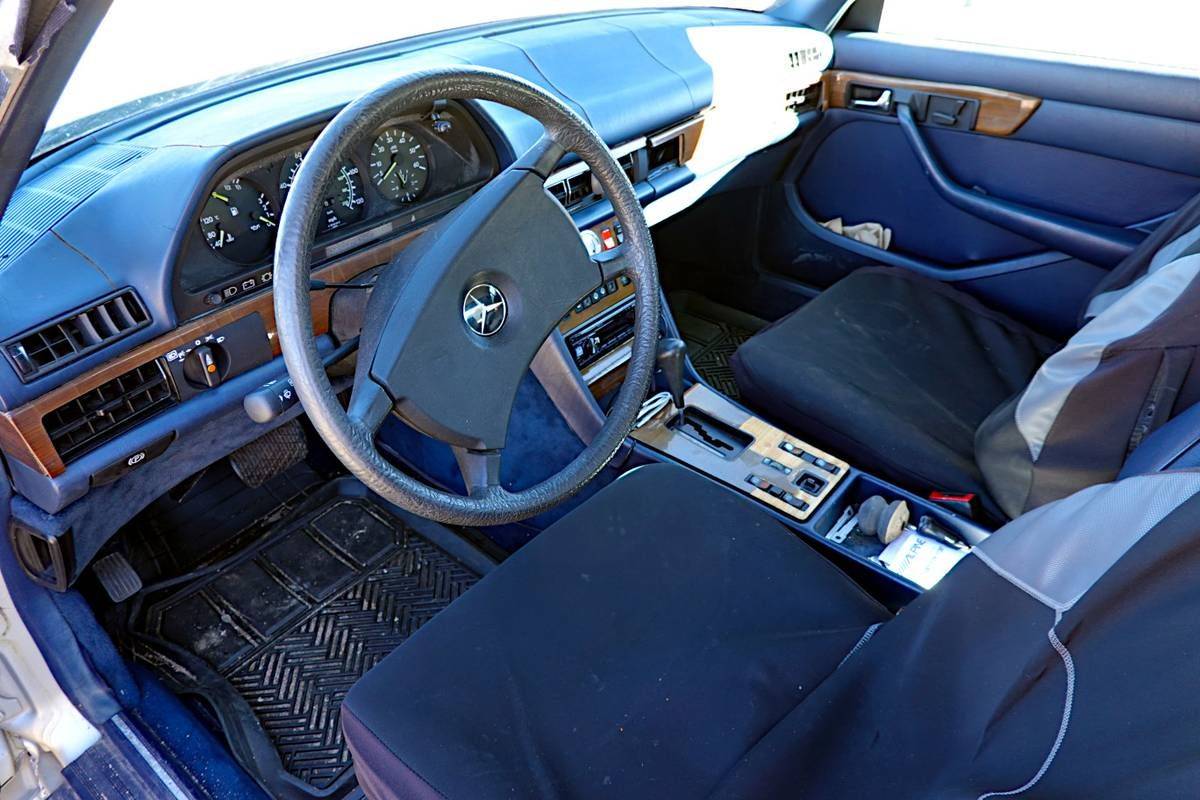 1983 Mercedes-Benz 300SD - 1983 Mercedes 300SD for sale in Magdalena, NM - Used - VIN WDBCB20A4DB034799 - 313,459 Miles - 5 cyl - 2WD - Automatic - Sedan - Silver - Magdalena, NM 87825, United States