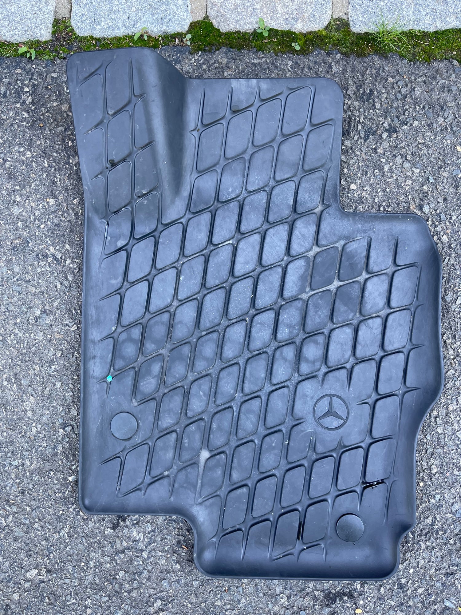 Interior/Upholstery - Mercedes OEM Floor mats - 2020+ GLS - Used - 2020 to 2023 Mercedes-Benz GLS450 - Wilton, CT 06897, United States