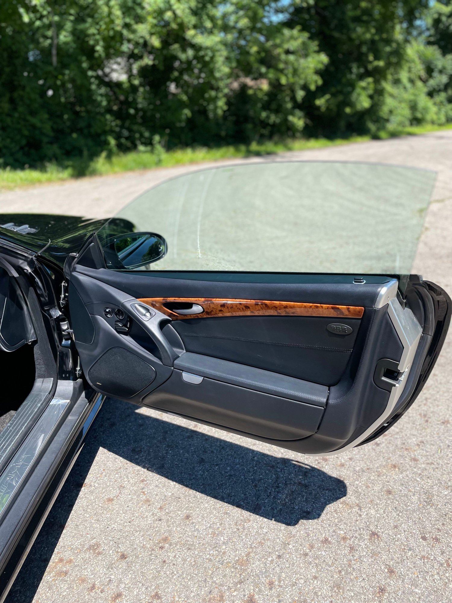 2007 Mercedes-Benz SL55 AMG - 2007 MERCEDES AMG SL55 $25K - Used - VIN WDBSK72F77F125175 - 93,727 Miles - 8 cyl - 2WD - Automatic - Convertible - Black - Columbus, OH 43219, United States