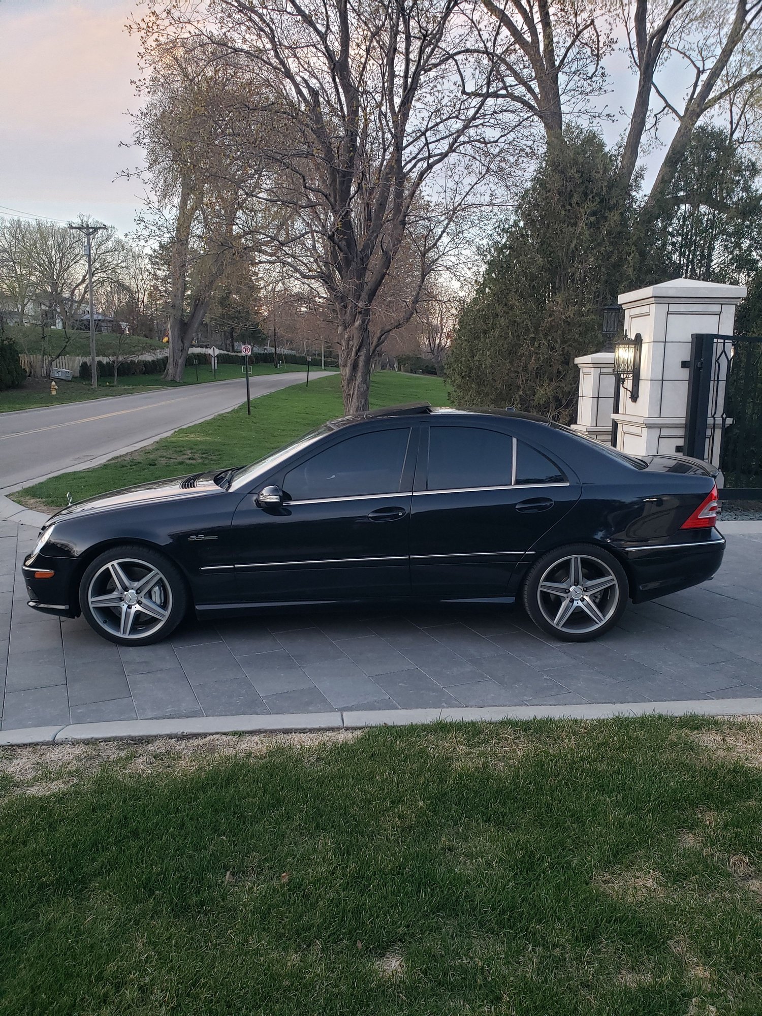 2006 Mercedes-Benz C55 AMG - 2006 c55 AMG 68K miles v8 - Used - VIN WDBRF76J56F741912 - 68,500 Miles - 8 cyl - 2WD - Automatic - Sedan - Black - Wayzata, MN 55391, United States