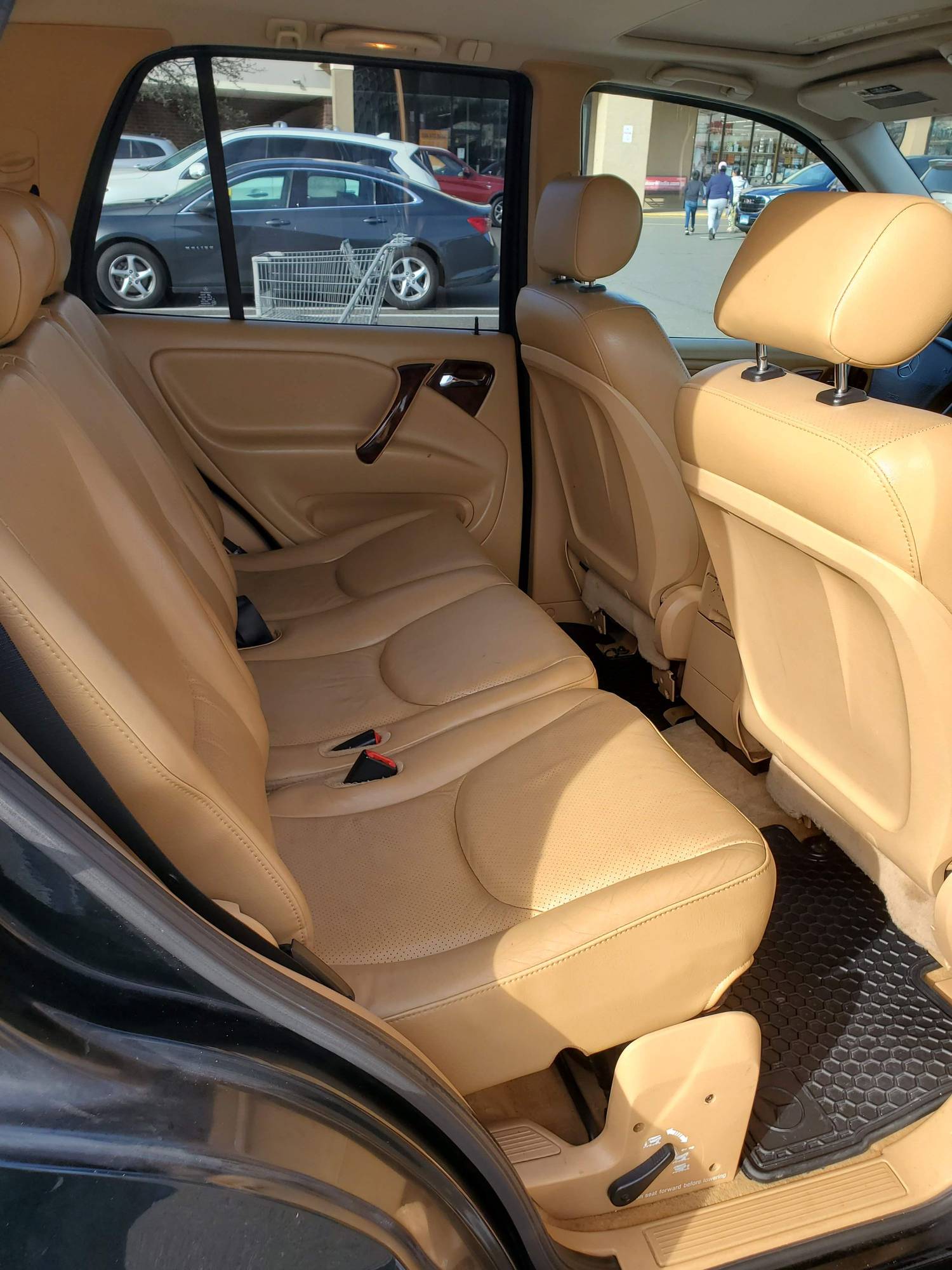1999 Mercedes-Benz ML320 - ML320 Well kept real treasure! - Used - VIN 4JGAB54E4XA115007 - 234,000 Miles - 6 cyl - AWD - Automatic - SUV - Black - Voorhees, NJ 08043, United States