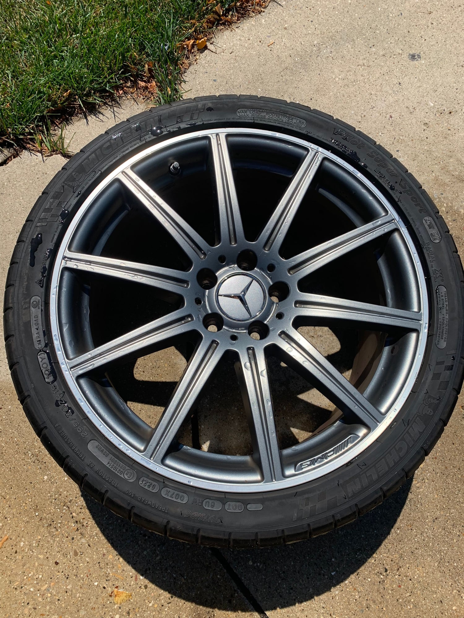 Wheels and Tires/Axles - 2015 e63s wheels/tires fs - Used - 2015 Mercedes-Benz E63 AMG S - Milwaukee, WI 53154, United States