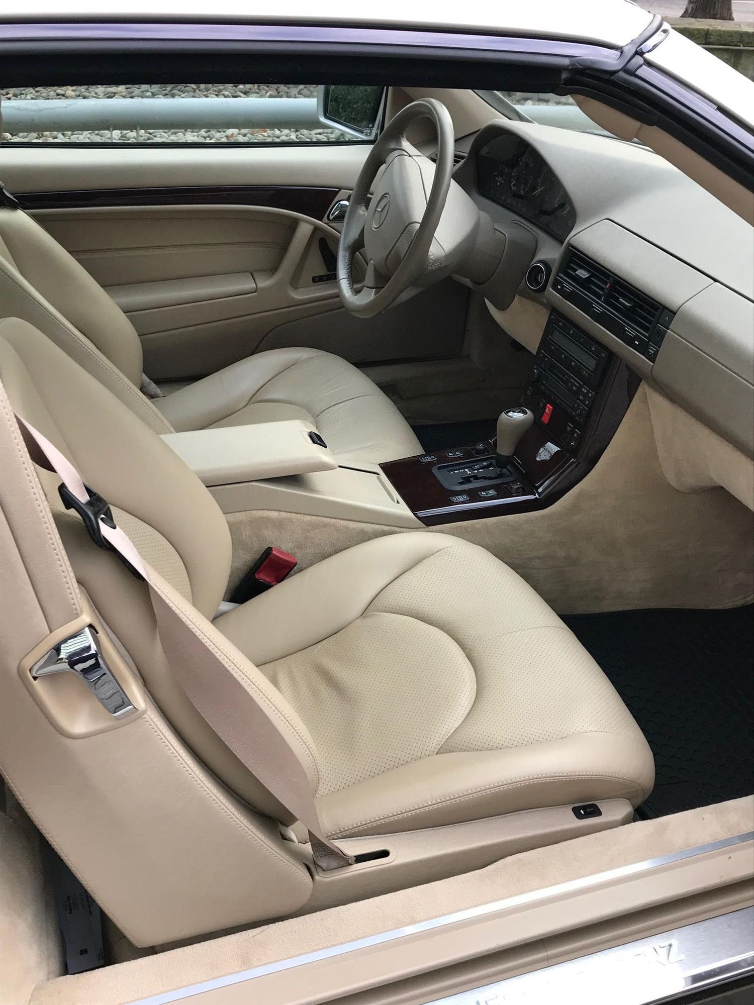1998 Mercedes-Benz SL500 - 1998 Mercedes SL500 with Panoramic Glass Top - Used - VIN WDBFA67F0WF169623 - 32,000 Miles - 8 cyl - 2WD - Automatic - Convertible - Beige - vancouver, BC v6b6j7, Canada