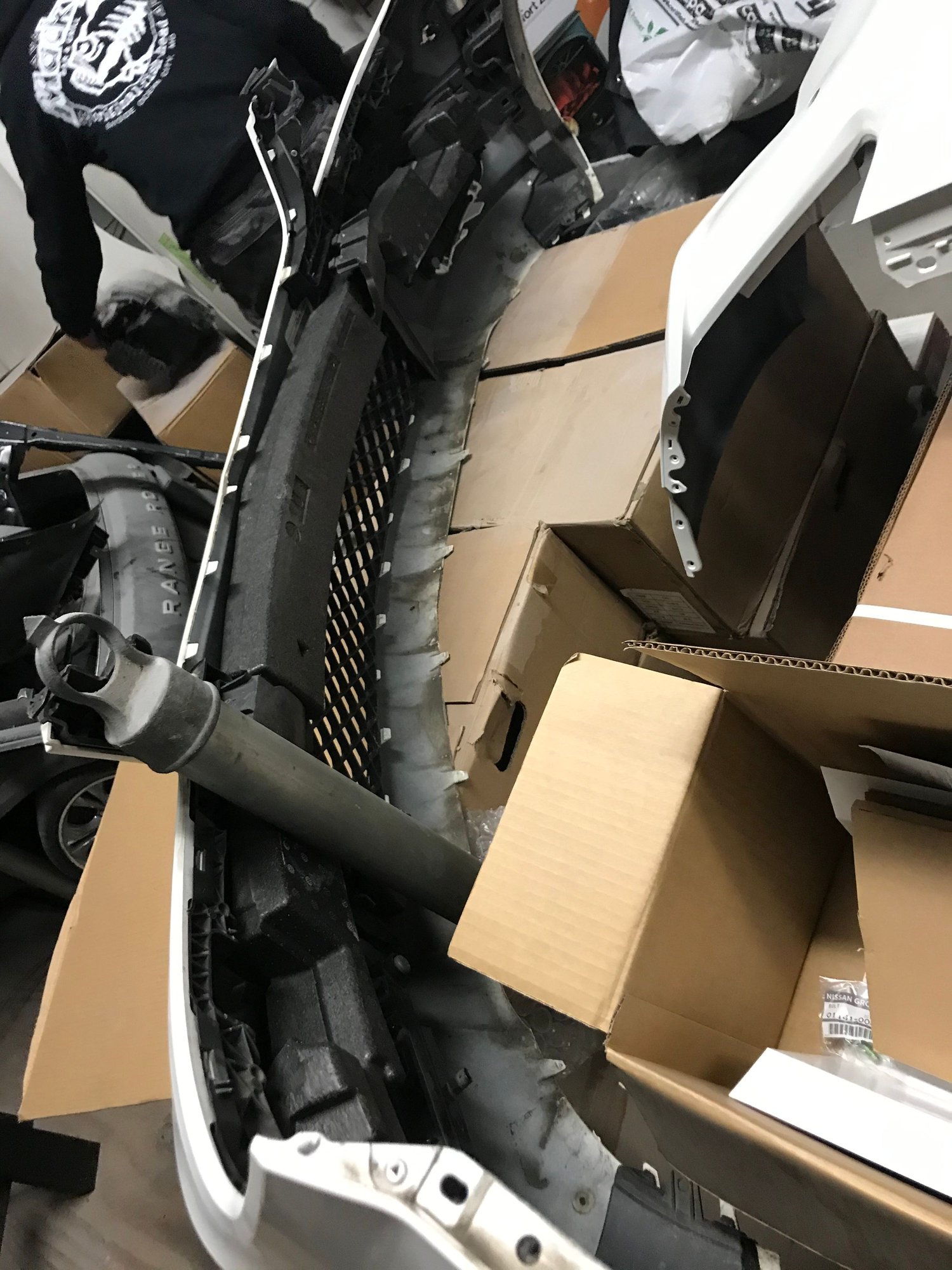 Exterior Body Parts - Selling w204 front bumper - Used - 2012 to 2014 Mercedes-Benz C300 - Bronx, NY 10461, United States