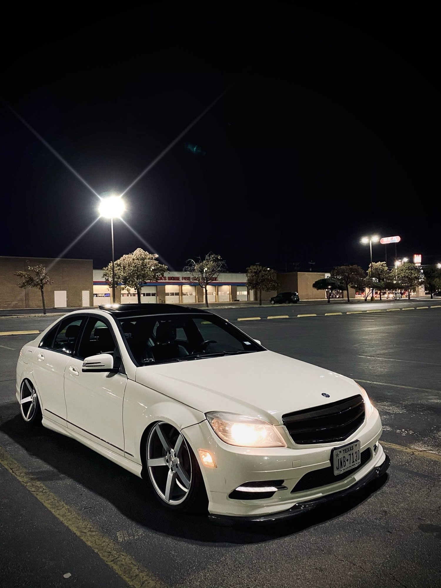 2011 Mercedes-Benz C300 - Mercedes c300 2011 - Used - VIN WDDGF5EB0BA452053 - 167,000 Miles - 6 cyl - 2WD - Automatic - Sedan - White - San Antonio, TX 78214, United States