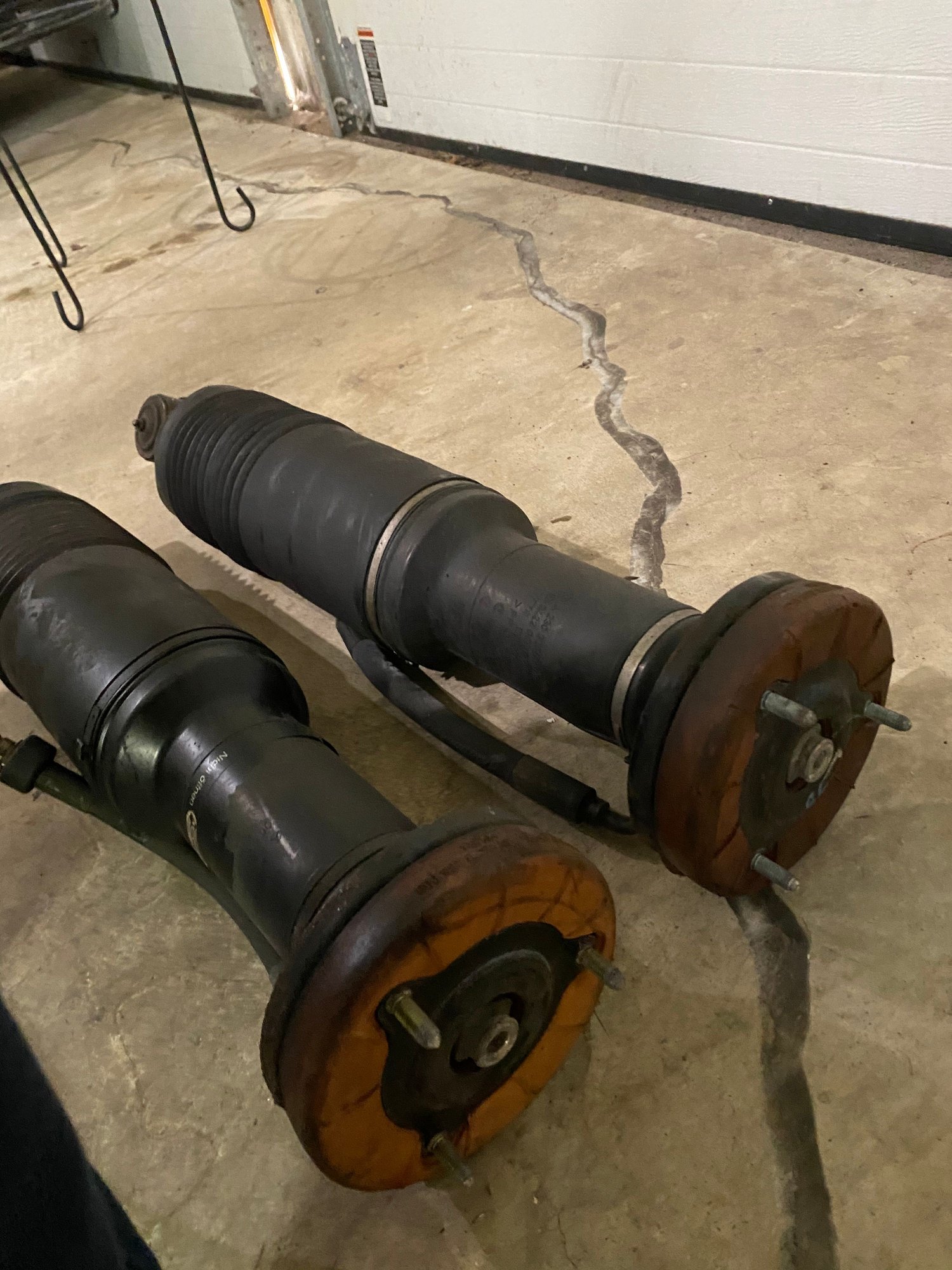 2005 Mercedes-Benz SL55 AMG - Set of 4 Used OEM AMG Air Struts Suspension - Steering/Suspension - $700 - Vienna, VA 22182, United States