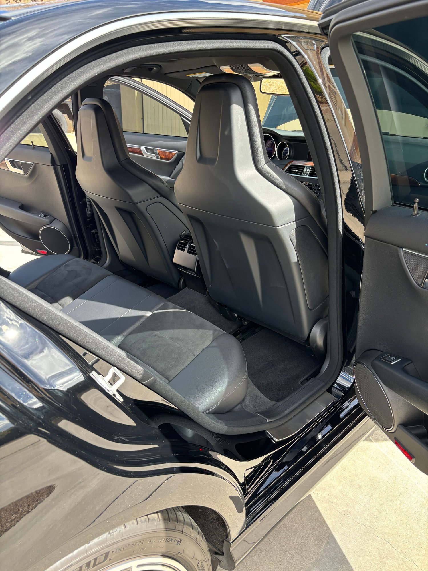 2013 Mercedes-Benz C63 AMG - 2013 Mercedes Benz C63 AMG - Used - VIN WDDGF7HB3DA807601 - 35,500 Miles - 8 cyl - 2WD - Automatic - Sedan - Black - Albuquerque, NM 87122, United States