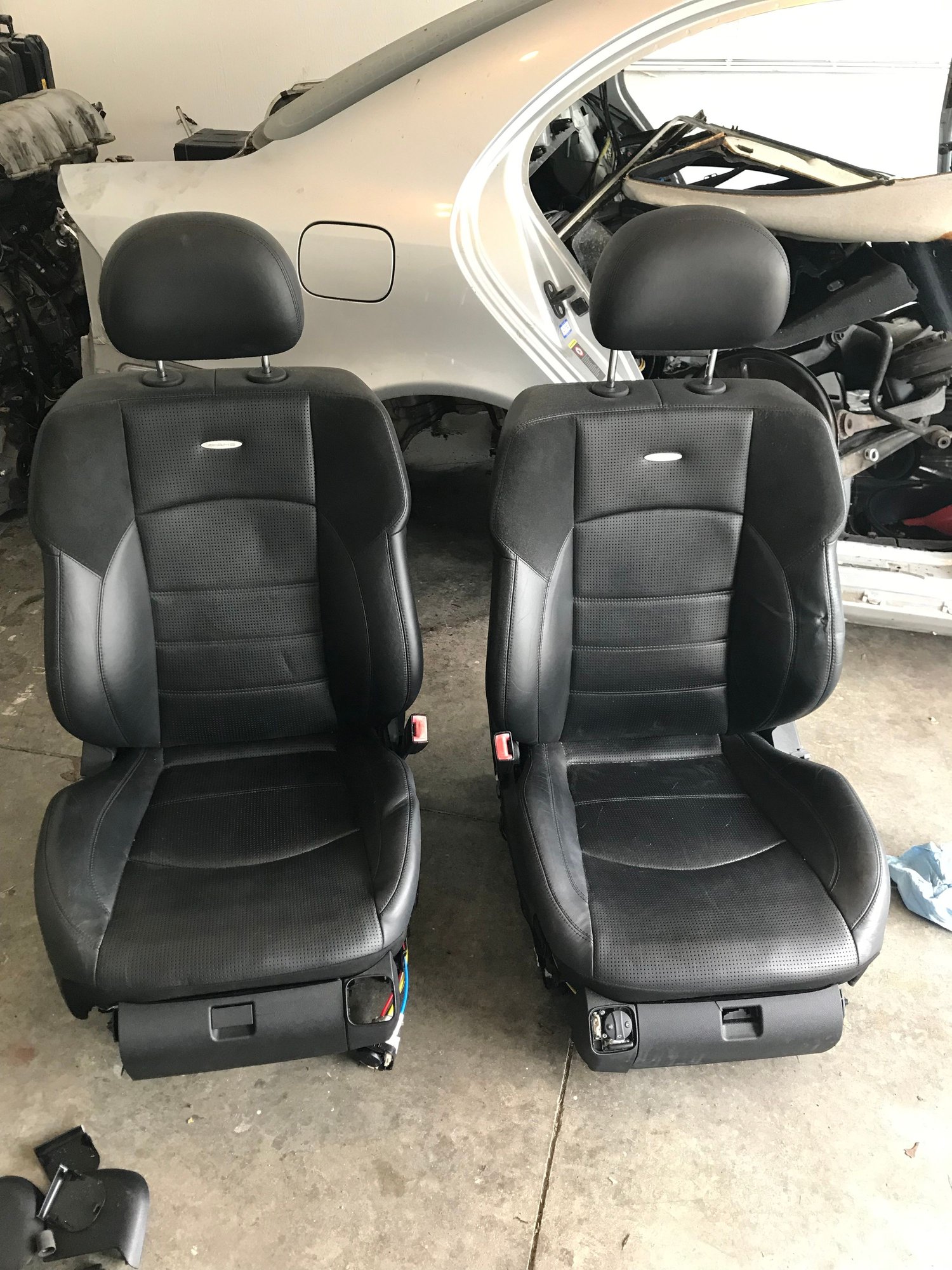 Interior/Upholstery - Mercedes AMG E63 Front Seats Set Black Suede 07 08 09 - Used - 2007 to 2009 Mercedes-Benz E63 AMG - Cincinnati, OH 45211, United States