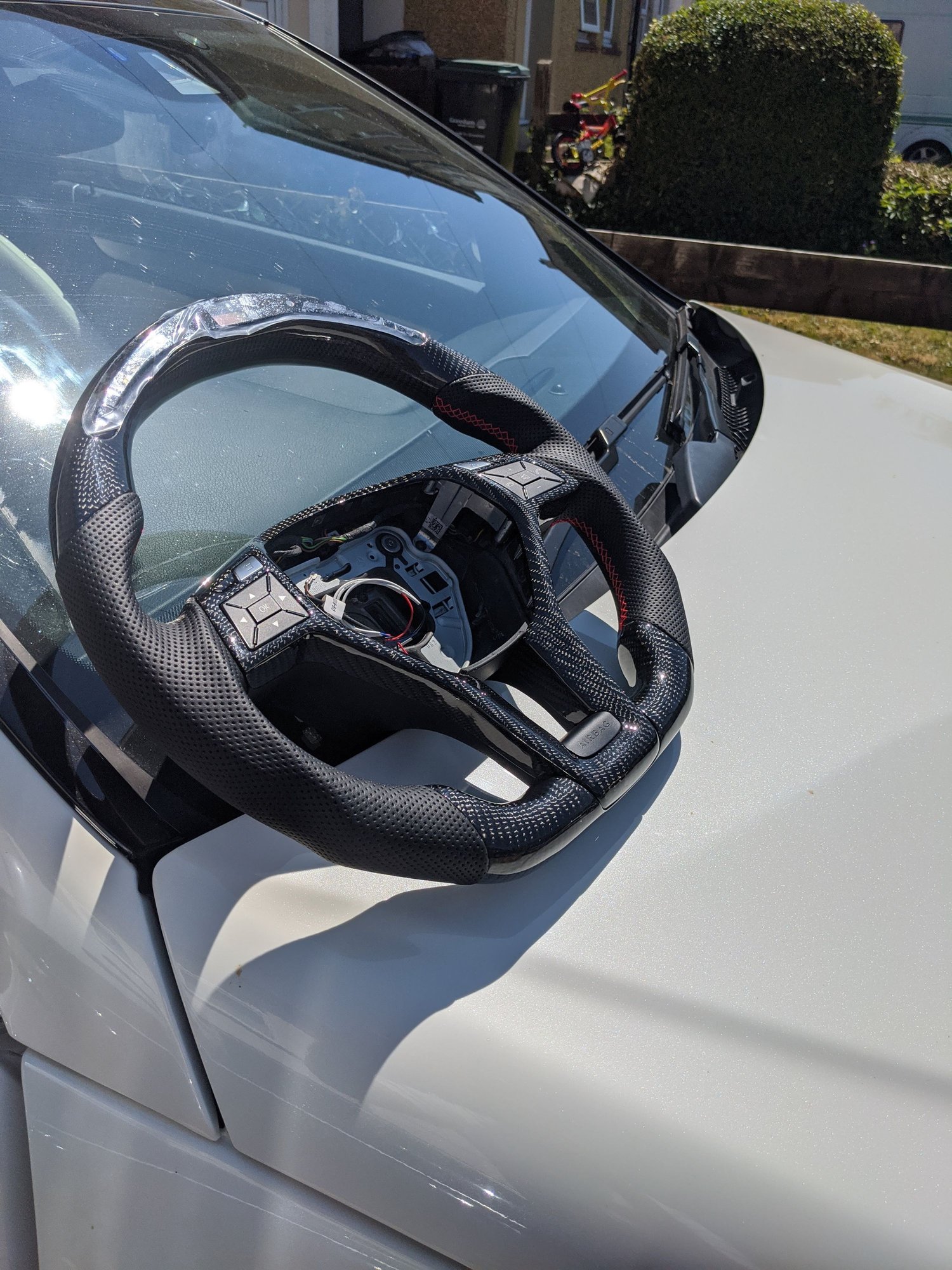 Steering/Suspension - W204 C63 carbon steering wheel LED - New - 2008 to 2015 Mercedes-Benz C63 AMG - Gravesend DA125J, United Kingdom