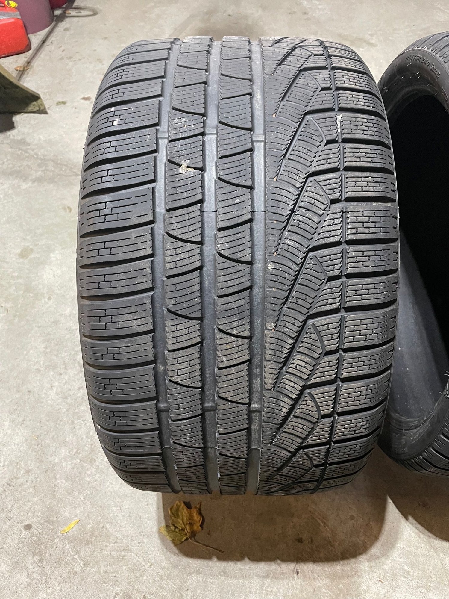 Wheels and Tires/Axles - Pirelli SottoZero Winter 240 Tires for Sale. - Used - 2018 to 2021 Mercedes-Benz E63 AMG S - Burlington, ON L7P, Canada