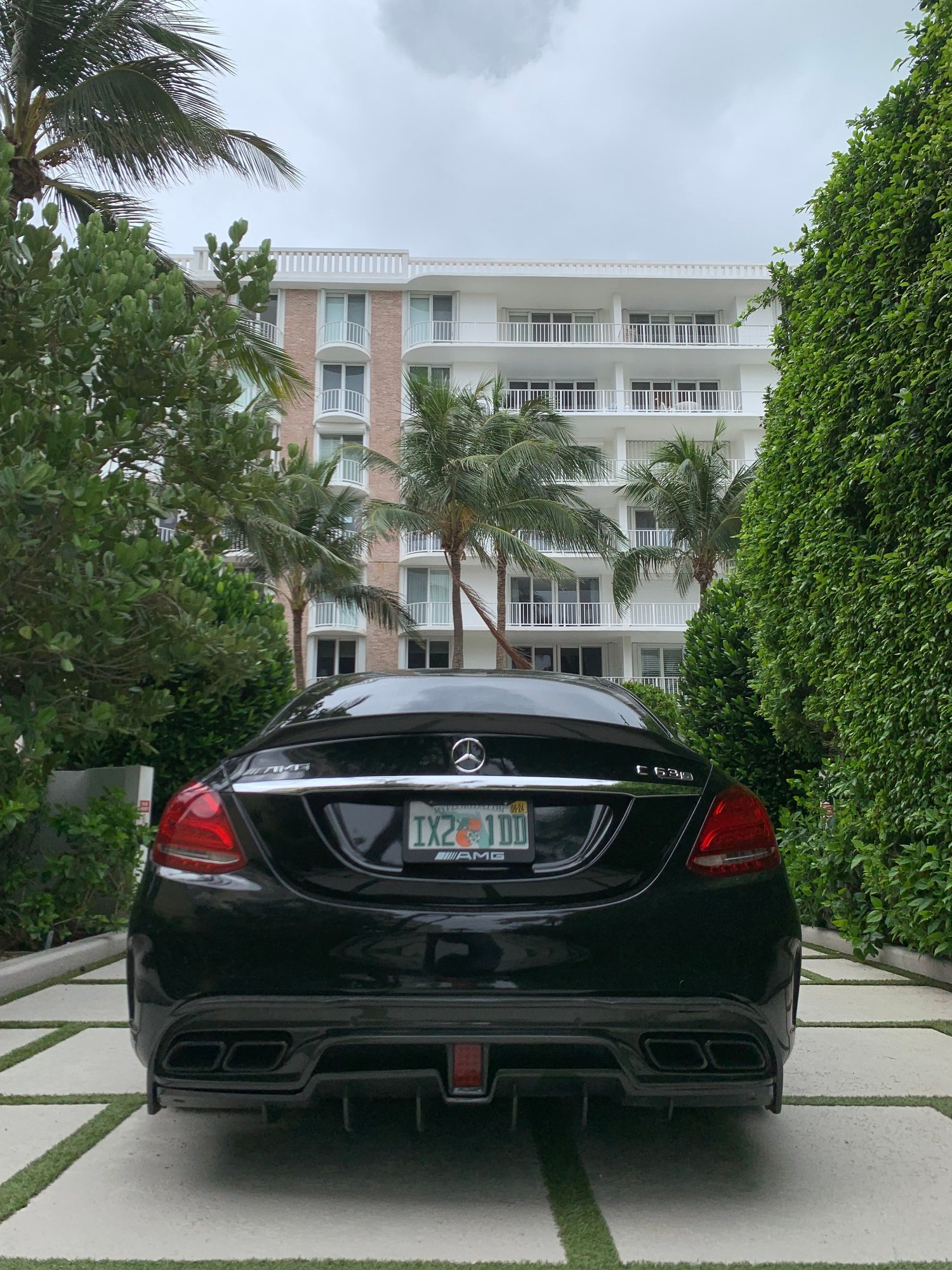 2015 Mercedes-Benz C63 AMG S - FL: C63S AMG 20k mods - Used - VIN 55SWF8HB0FU070748 - 121,500 Miles - 8 cyl - 2WD - Automatic - Sedan - Black - Delray, FL 33445, United States