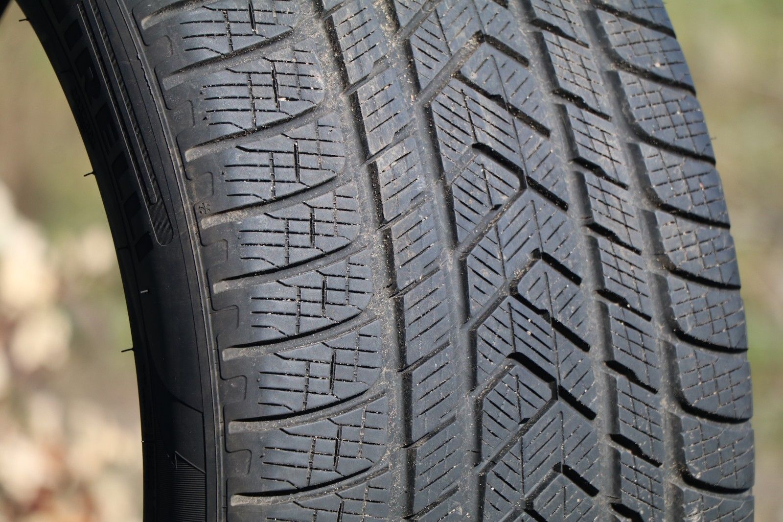 Wheels and Tires/Axles - Pirelli Scorpion Winter Tires 295/40R21 7/32 - 8/32 tread - Used - 2014 to 2018 Mercedes-Benz GL63 AMG - 2016 to 2018 Mercedes-Benz GLS63 AMG - Round Lake, IL 60073, United States