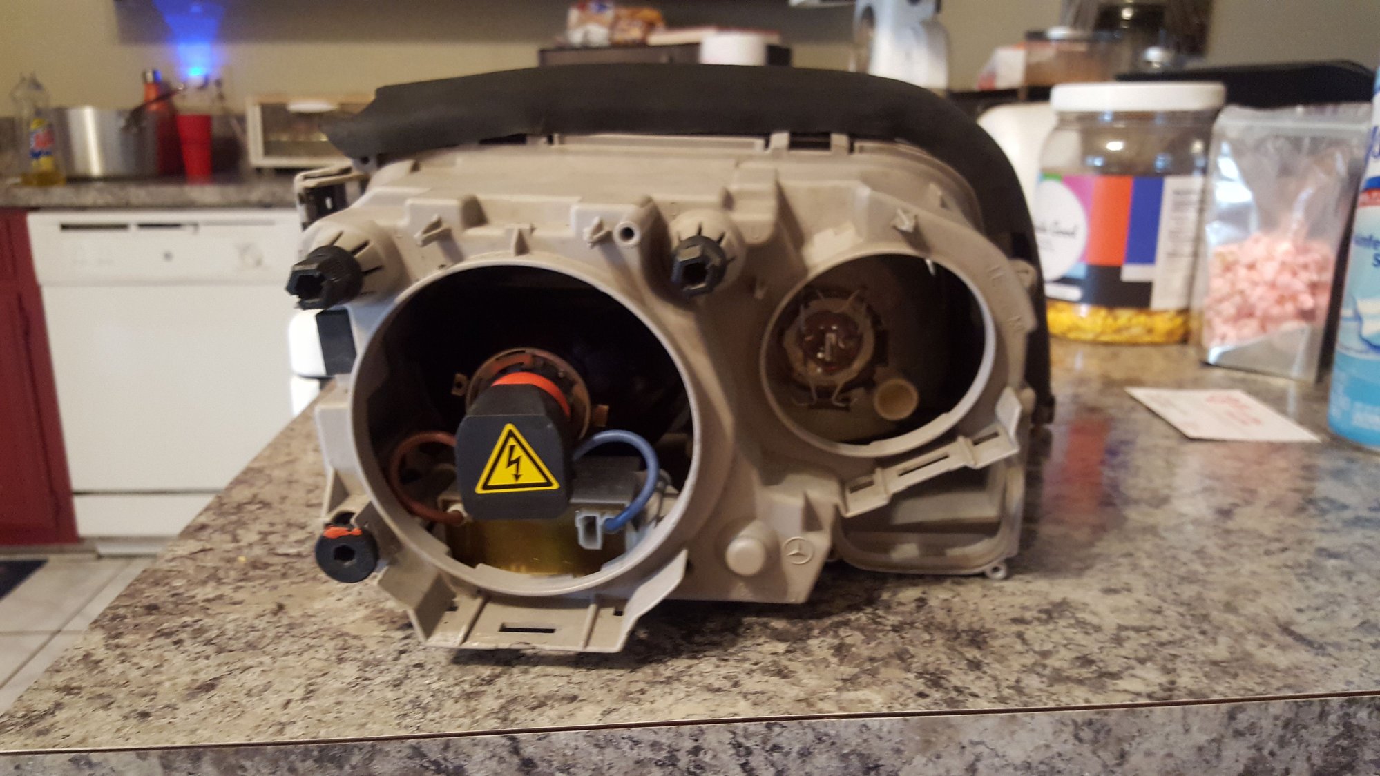 Lights - SL500/600 Driver Xenon Headlight - Used - 1990 to 2002 Mercedes-Benz 500SL - Prairieville, LA 70769, United States