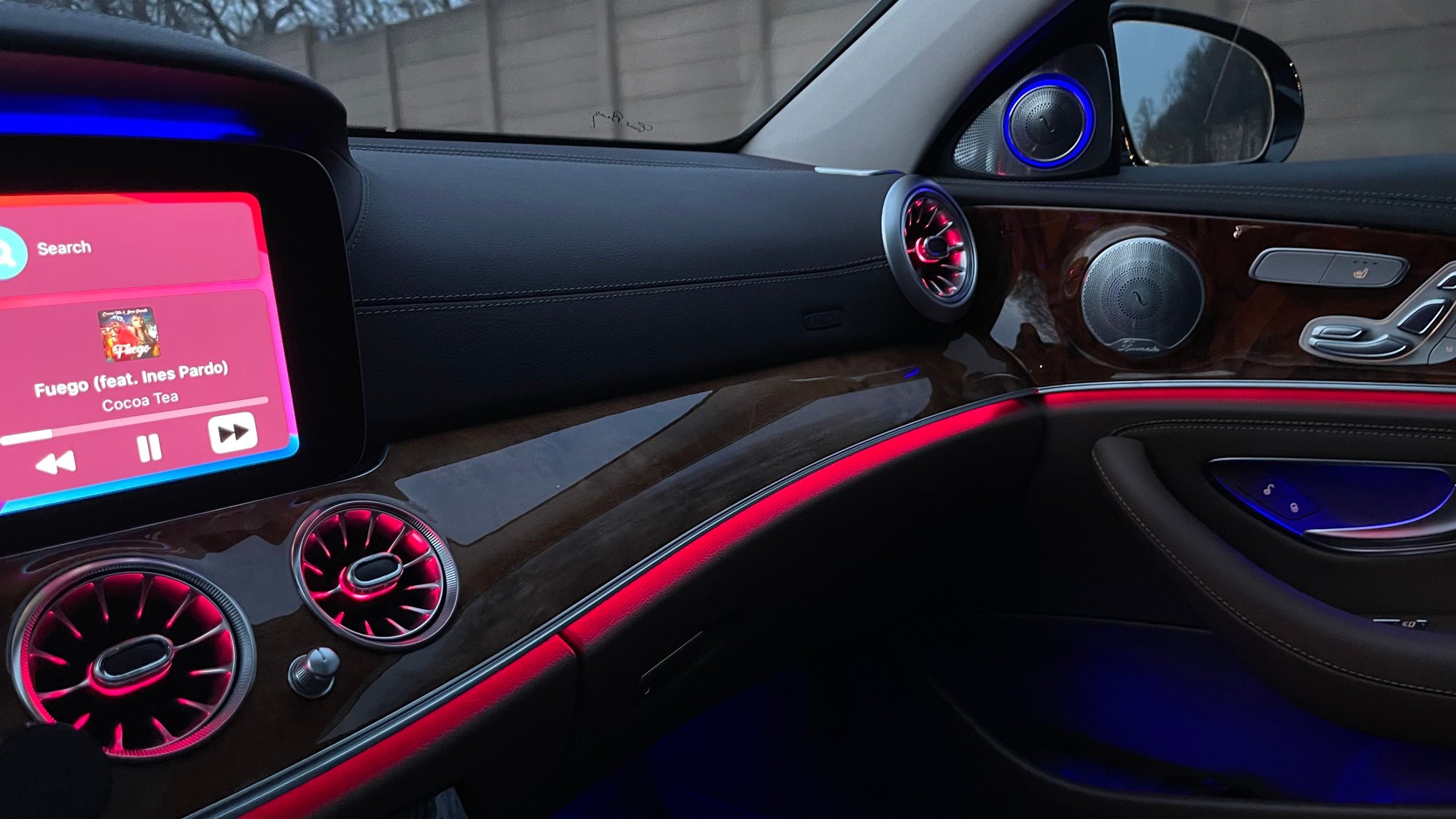 LED 3D rotating speaker 