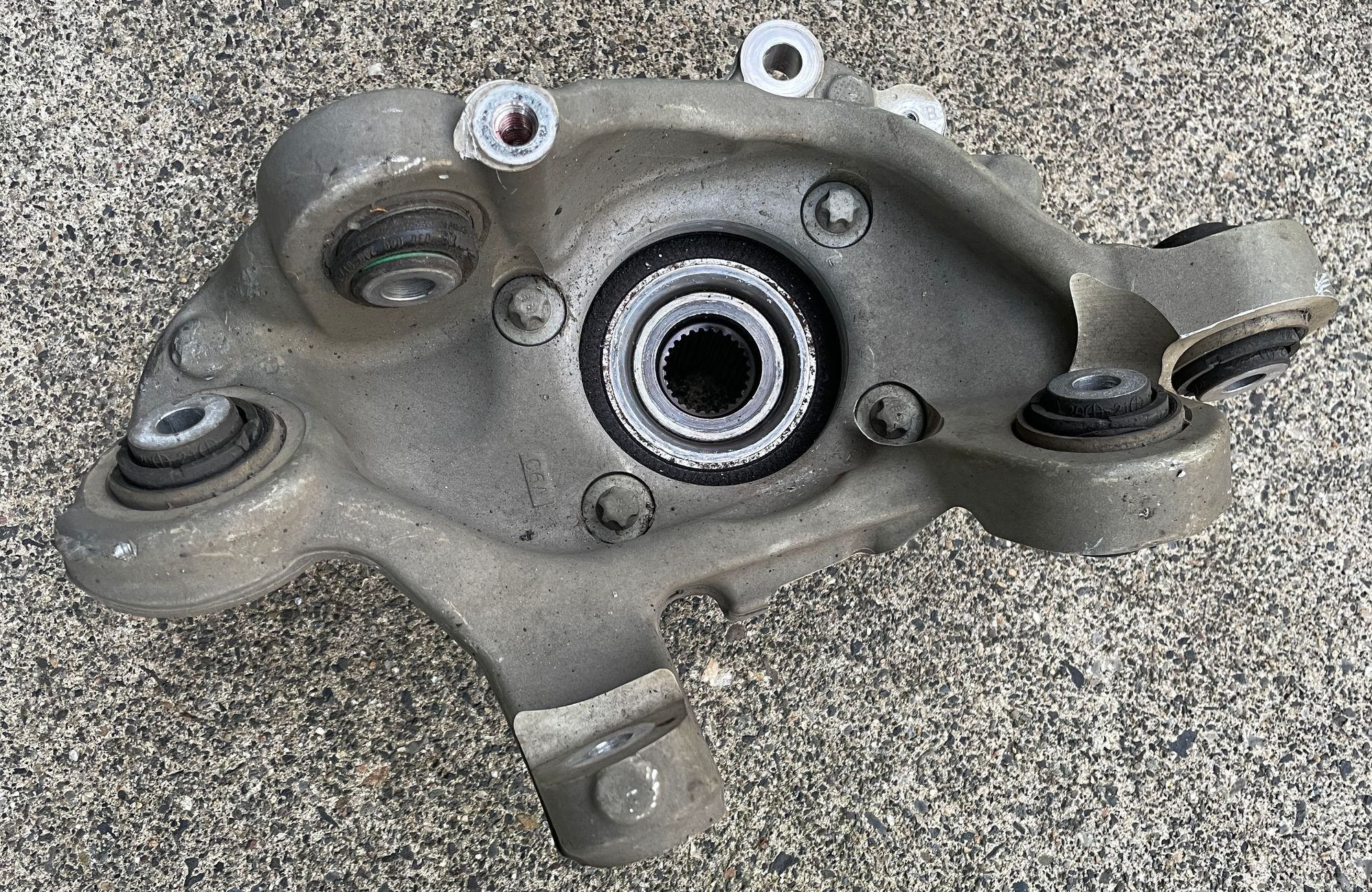 Drivetrain - 2018+ E63 / GLC63 rear left hub/knuckle/wheel bearing assembly A213350550764 - Used - 2018 to 2021 Mercedes-Benz E63 AMG - 2018 to 2021 Mercedes-Benz E63 AMG S - 2018 to 2021 Mercedes-Benz GLC63 AMG - Portland, OR 97005, United States
