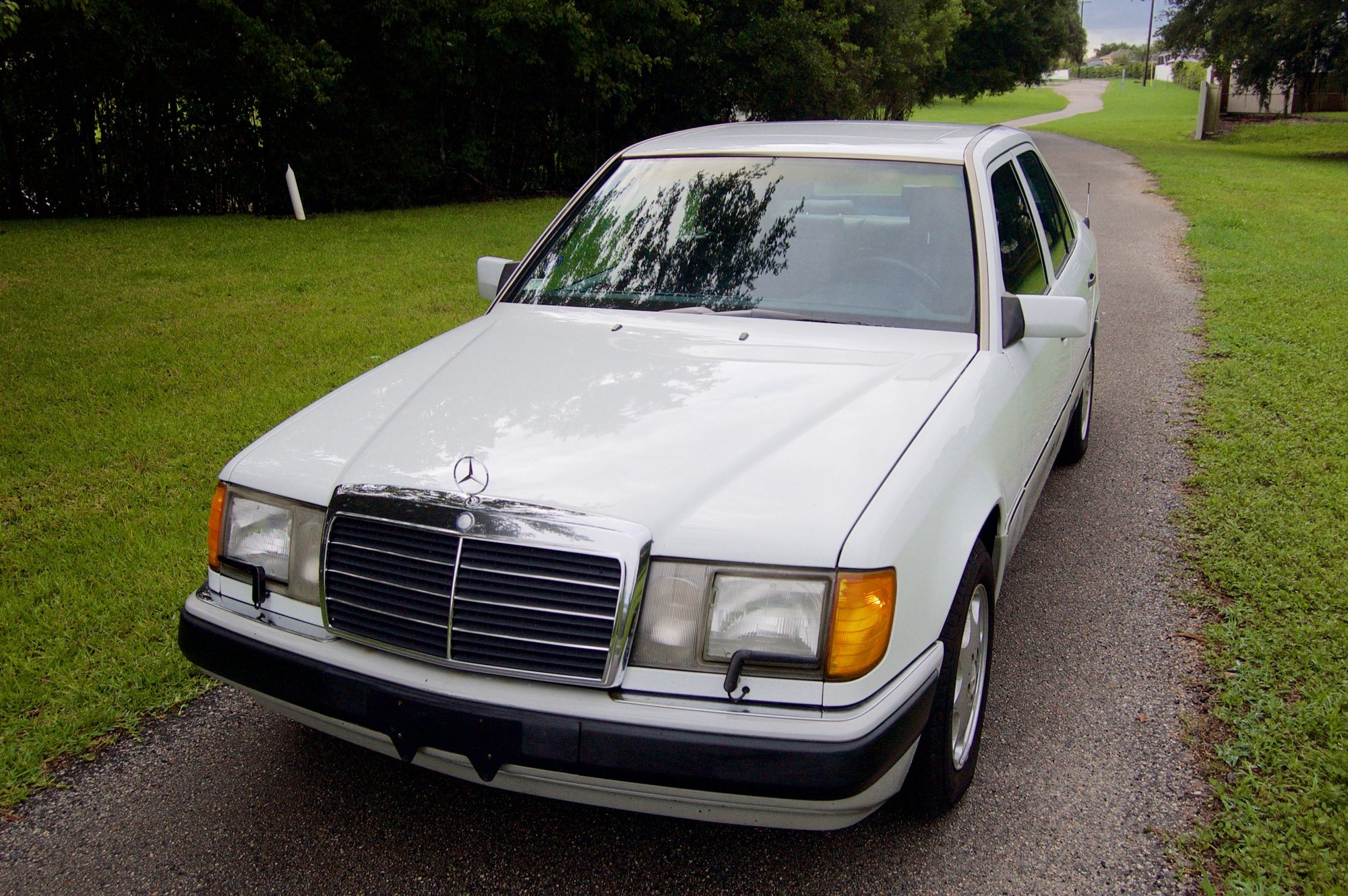 1993 Mercedes-Benz 400E - 1993 W124 400E For Sale/Trade - Used - VIN WDBEA34E0PB816150 - 273,000 Miles - 8 cyl - 2WD - Automatic - Sedan - White - Tampa, FL 33596, United States