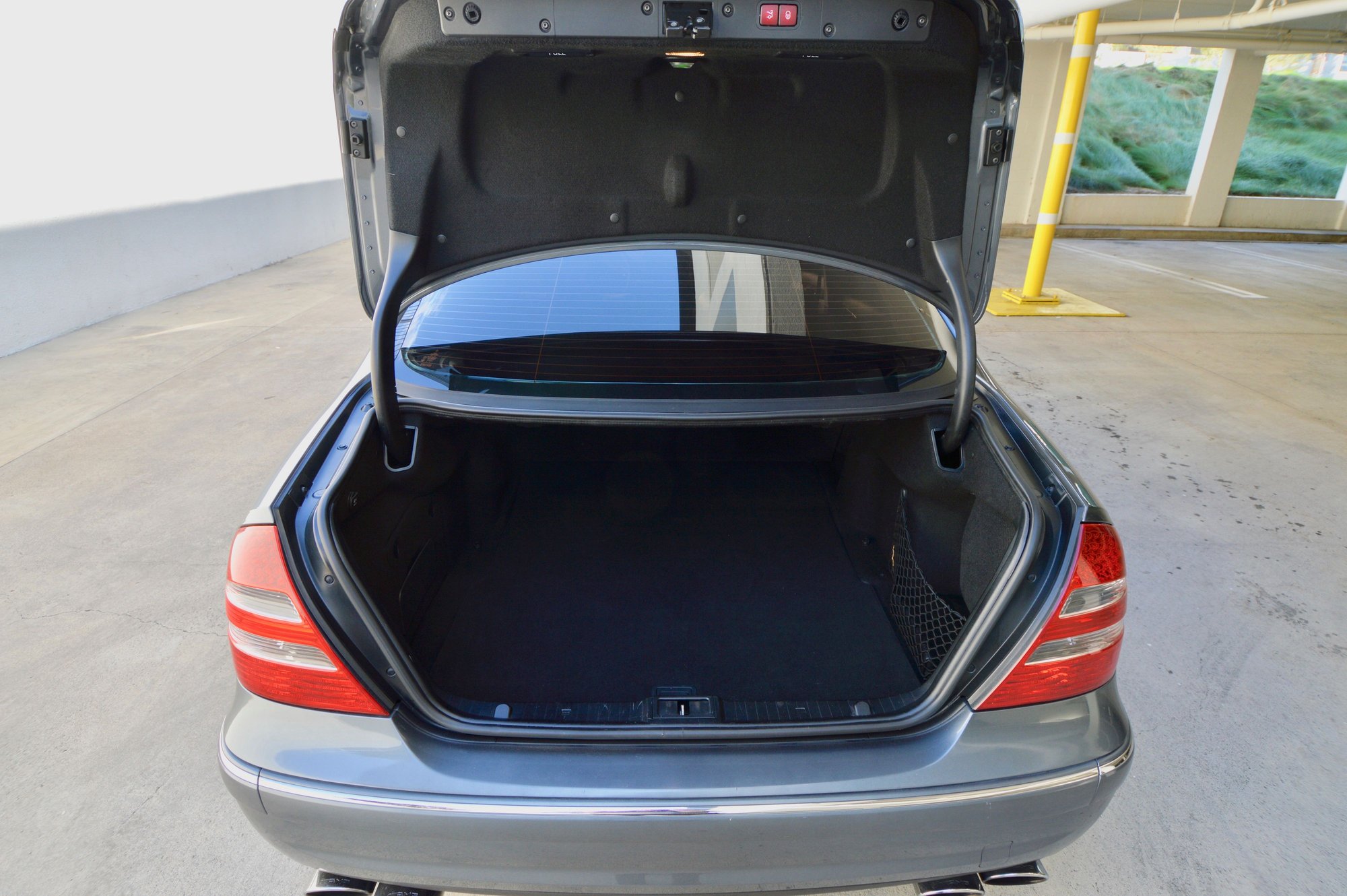 2006 Mercedes-Benz E55 AMG - 2006 E55 AMG - Used - VIN WDBUF76J06A854884 - 8 cyl - 2WD - Automatic - Sedan - Gray - Garden Grove, CA 92843, United States