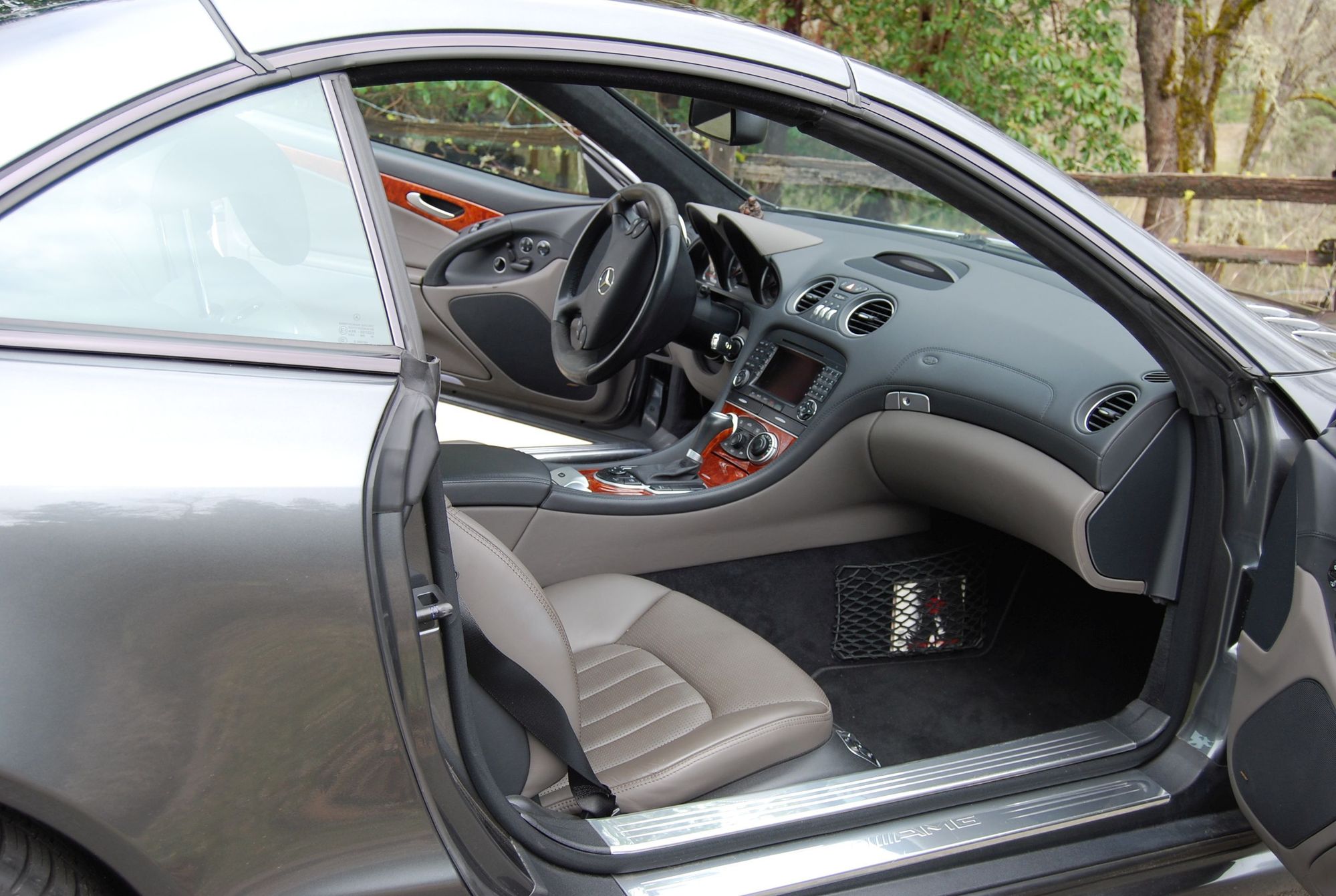 2007 Mercedes-Benz SL55 AMG - SL55 amg creampuff with prized 030 performance pack and full warranty - Used - VIN WDBSK72FX7F128832 - 27,500 Miles - 8 cyl - 2WD - Automatic - Coupe - Gray - Willits, CA 95490, United States